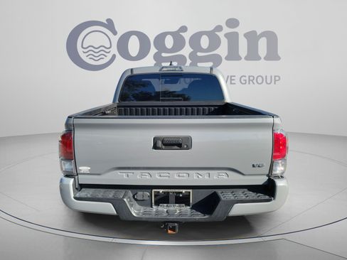 Used 2020 Toyota Tacoma TRD Sport RWD image 3