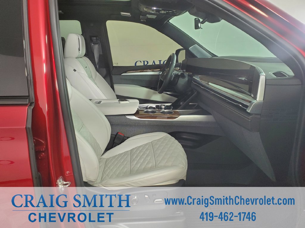 Used 2026 Cadillac Escalade Platinum Sport w/ LPO, ONYX Package AWD/4WD image 14