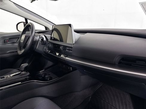Certified 2023 Toyota Prius LE FWD image 38