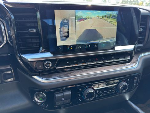 Used 2022 Chevrolet Silverado 1500 LTZ w/ Technology Package image 30