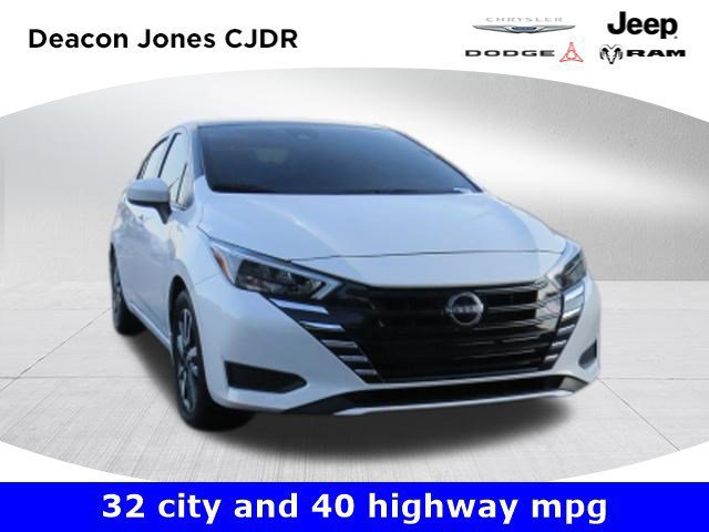 Used 2025 Nissan Versa SV w/ Trunk Package FWD image 1