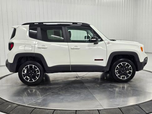 Used 2023 Jeep Renegade Trailhawk AWD/4WD image 6