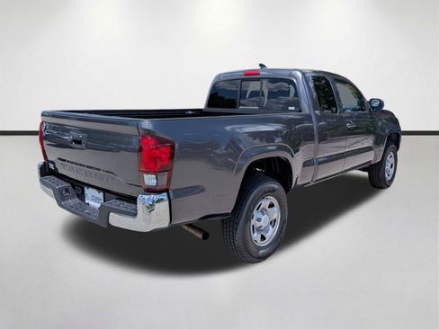 Used 2022 Toyota Tacoma SR5 RWD image 4