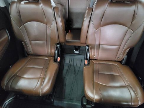 Used 2019 Buick Enclave Avenir w/ Avenir Technology Package AWD/4WD image 23