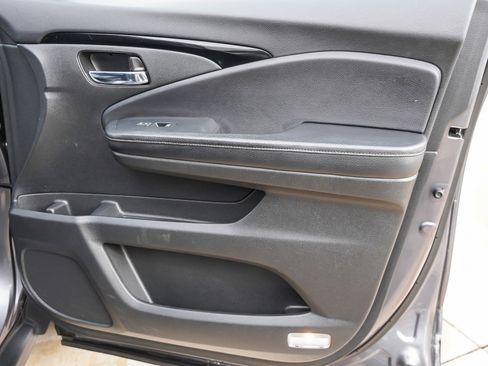 Used 2016 Honda Pilot Touring image 31