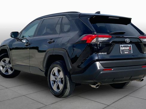 Used 2025 Toyota RAV4 XLE FWD image 12