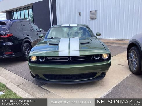 Used 2018 Dodge Challenger SXT w/ Cold Weather Group RWD image 2