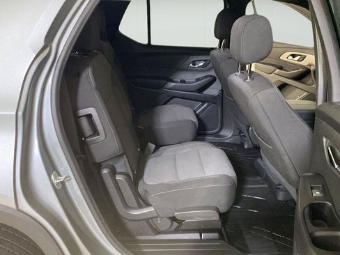 Used 2023 Chevrolet Traverse LT FWD image 30