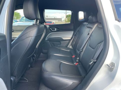 Used 2025 Jeep Compass Limited image 25