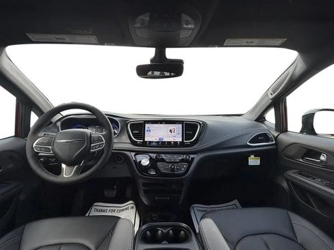 New 2026 Chrysler Pacifica Select FWD image 10