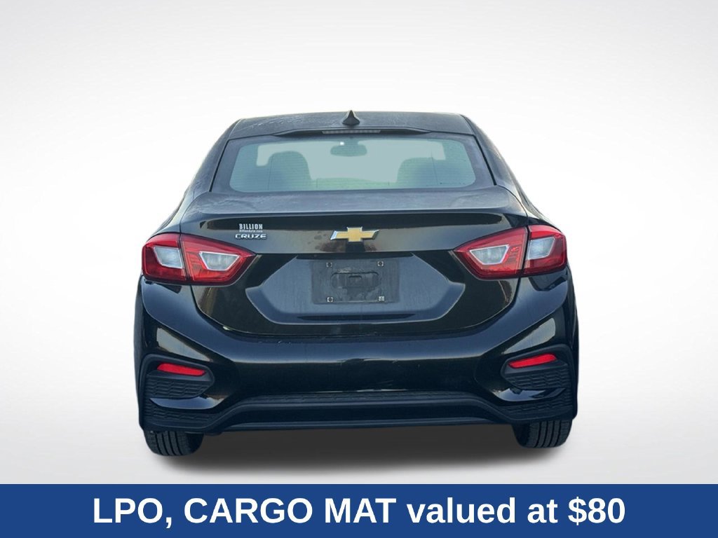 Used 2017 Chevrolet Malibu LT FWD image 3