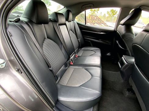 Used 2024 Toyota Camry SE image 18