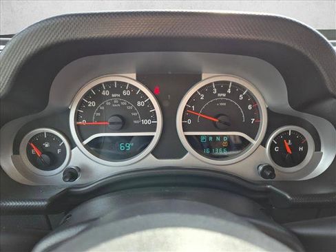 Used 2010 Jeep Wrangler Unlimited Sahara w/ Trailer Tow Group image 11