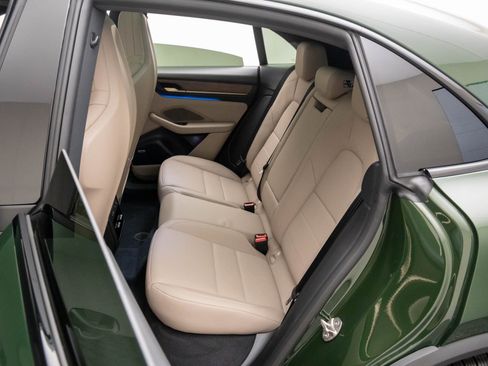 New 2025 Porsche Macan 4S Electric image 18