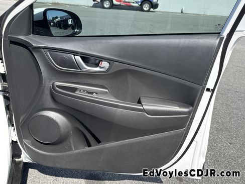 Used 2023 Hyundai Kona SEL w/ Convenience Package image 18