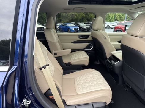 New 2025 Nissan Armada Platinum Reserve AWD/4WD image 18