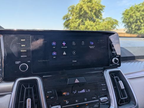 Used 2022 Kia Sorento S FWD image 23