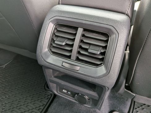 Used 2022 Volkswagen Tiguan SE R-Line image 27