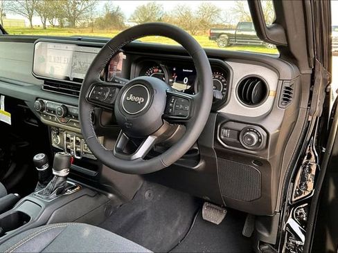 New 2026 Jeep Wrangler Unlimited Sport w/ Convenience Group image 9