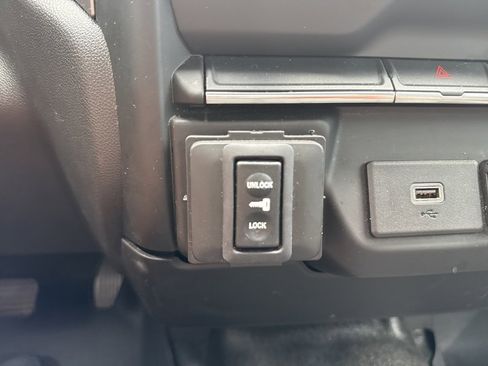 Used 2020 Chevrolet Silverado 1500 W/T image 27