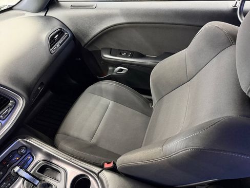 Used 2016 Dodge Challenger R/T Scat Pack RWD image 33
