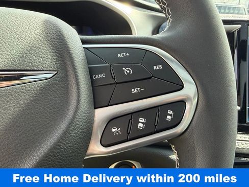 New 2026 Chrysler Pacifica Select image 17