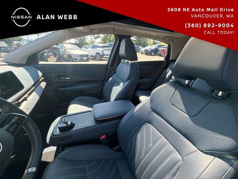 Used 2024 Nissan Ariya AWD image 12
