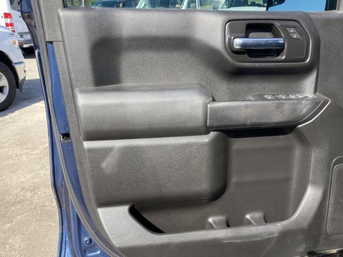 Used 2020 Chevrolet Silverado 1500 Custom w/ Custom Value Package image 15