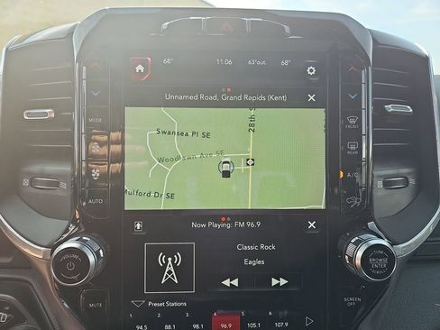 Used 2020 RAM 1500 Laramie w/ Sport Appearance Package AWD/4WD image 28