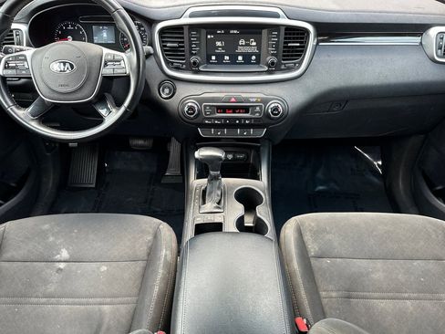 Used 2020 Kia Sorento S image 15