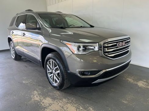 Used 2019 GMC Acadia SLE FWD image 1