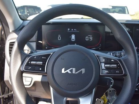 Used 2024 Kia Seltos LX AWD/4WD image 25