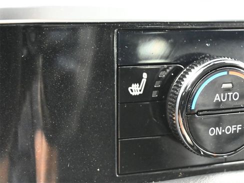 Used 2024 Nissan Pathfinder SL image 15