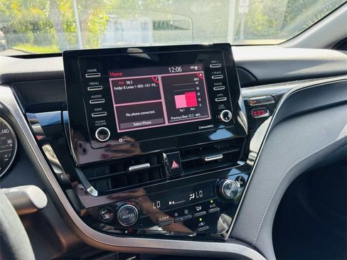 Used 2023 Toyota Camry SE image 27