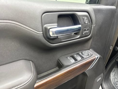 Used 2020 GMC Sierra 1500 SLT RWD image 34