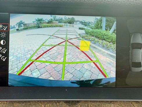 Used 2012 BMW 750Li image 18