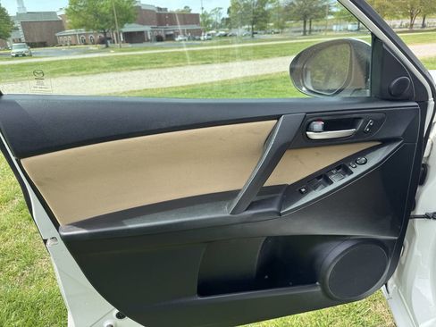 Used 2012 MAZDA MAZDA3 i Touring image 13