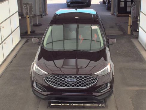 Used 2023 Ford Edge SEL w/ Convenience Package image 3