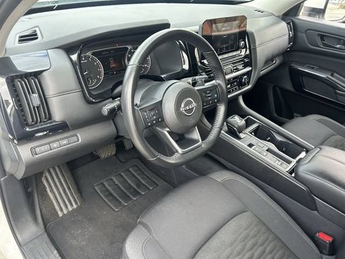 Used 2025 Nissan Pathfinder SV FWD image 19