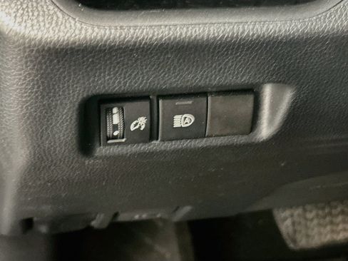 Used 2022 Toyota RAV4 LE w/ Carpet Mat Package (TMS) AWD/4WD image 17