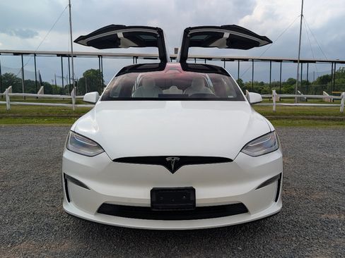 Used 2022 Tesla Model X AWD/4WD image 3