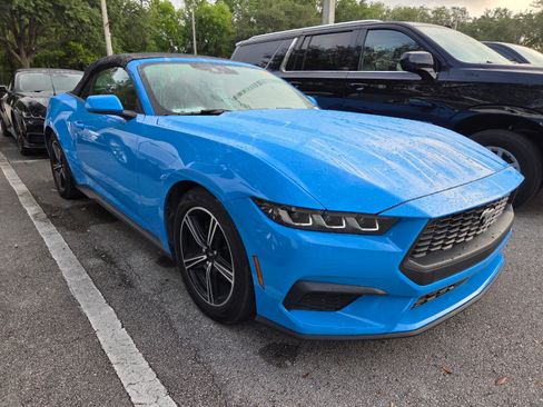 Used 2025 Ford Mustang Premium RWD image 2