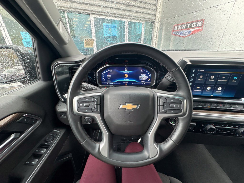Used 2025 Chevrolet Silverado 1500 LT AWD/4WD image 15