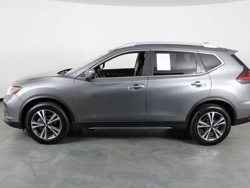 Certified 2020 Nissan Rogue SV w/ Premium Package image 11