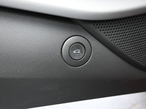 Used 2020 Chevrolet Camaro LT image 19