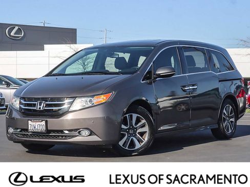 Used 2016 Honda Odyssey Touring image 1