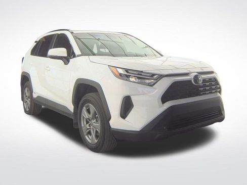 Used 2024 Toyota RAV4 XLE w/ Convenience Package image 3