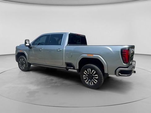 Used 2024 GMC Sierra 2500 Denali Ultimate AWD/4WD image 3