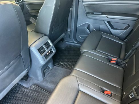 Used 2018 Volkswagen Atlas SEL AWD/4WD image 13