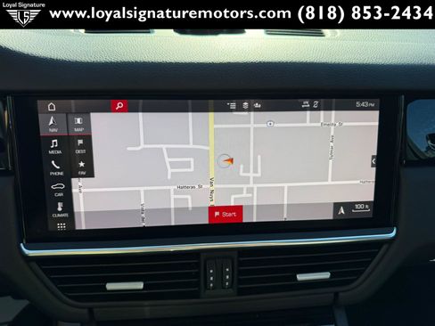 Used 2021 Porsche Cayenne AWD/4WD image 29